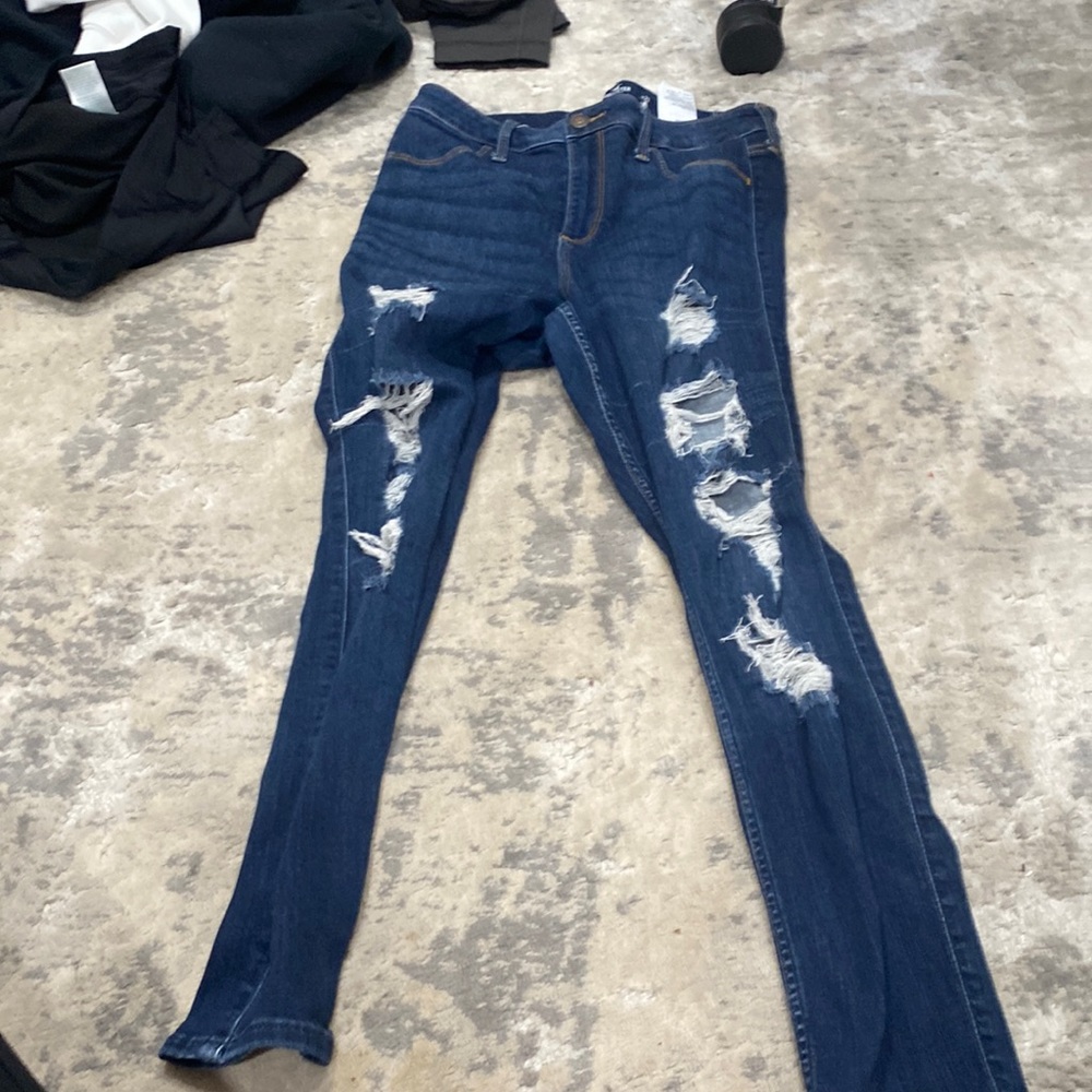 hollister distressed skinny jeans
